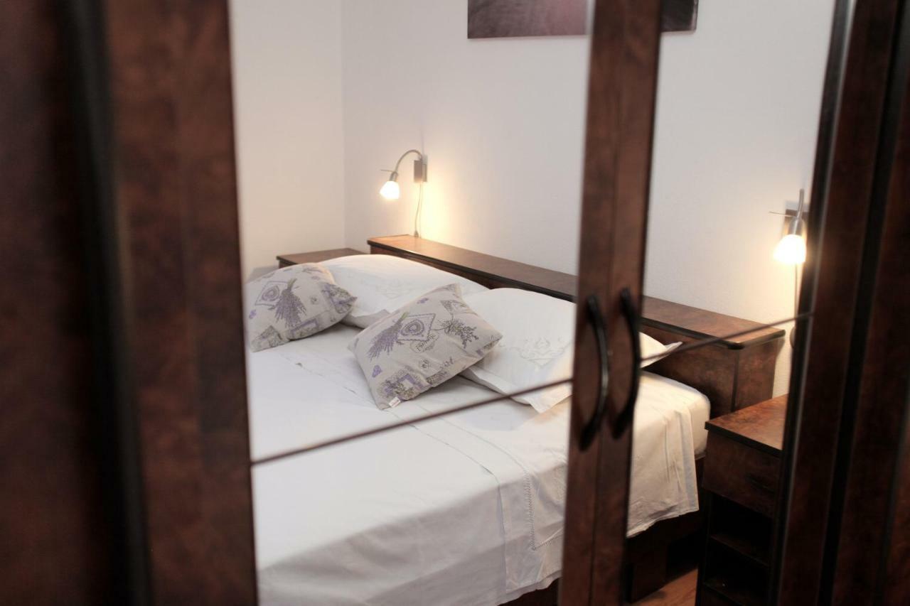 Apartman Tone Trogir Exteriör bild
